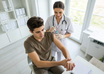 Vacciner dans le même bras ou changer&nbsp;?