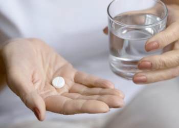 Comparaison de l'efficacité et de la sécurité entre aspirine enrobée et non enrobée en prévention cardiovasculaire.