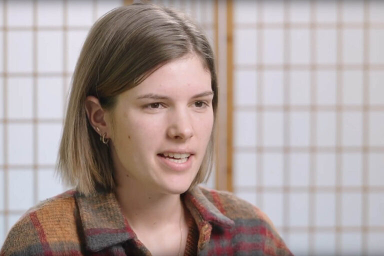 Dans le SumEHR ce qui est important en tant que sage-femme, spécialement chez Amala où on fait un suivi global et on est responsable médicalement de la patiente, c’est entre autres les vaccins et un résumé des antécédents de la patiente.