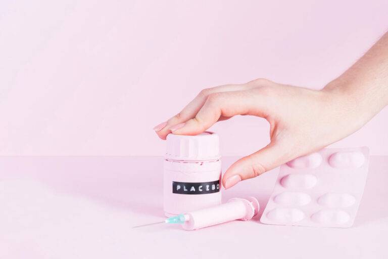 Het onderzoek naar de neurobiologische mechanismen van het placebo-effect onthult het vermogen van de hersenen om pijnperceptie en genezing te beïnvloeden.