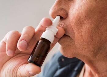 Une étude menée au Royaume Uni et ayant concerné près de 14.000 adultes montre que le recours aux sprays nasaux tels que ceux que l'on trouve en accès libre en pharmacie a un réel intérêt.