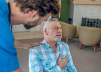 L'infarctus sans surélévation de ST est le sous-type de syndrome coronarien le plus fréquent chez les personnes âgées