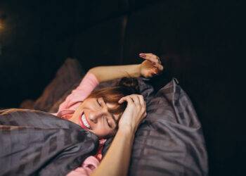 Le sommeil favorise-t-il créativité et résolution de problèmes&nbsp;? Découvrez ce que dit la science sur l'impact des nuits de repos sur nos capacités cognitives.