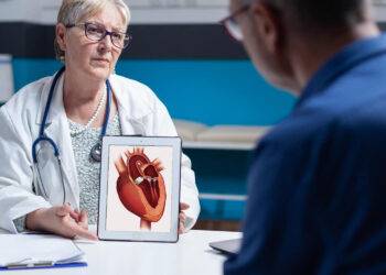 Évaluation des complications cardiovasculaires&nbsp;: analyse de l'incidence des endocardites infectieuses et du taux de mortalité à long terme chez les adultes porteurs d'une prothèse valvulaire.
