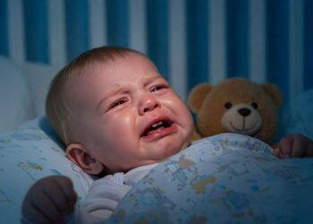 Les dents qui poussent empêchent-elles bébé de dormir&nbsp;? Une étude basée sur des mesures objectives sème le doute sur cette croyance bien ancrée.