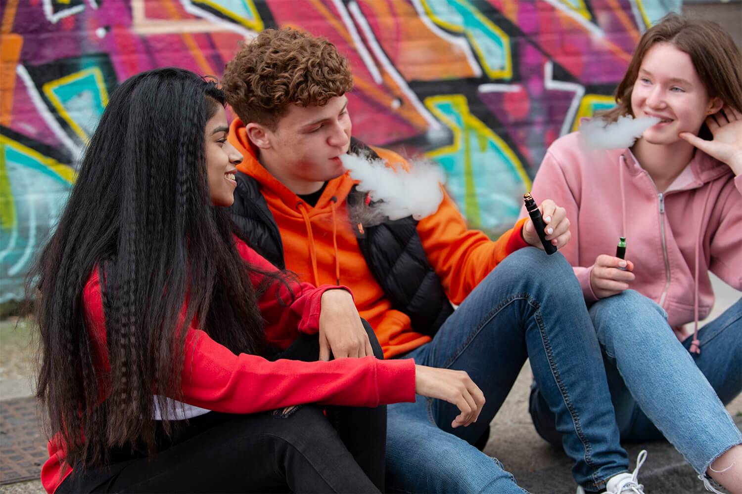 Cigarette électronique et adolescents : une bombe à retardement selon l’OMS