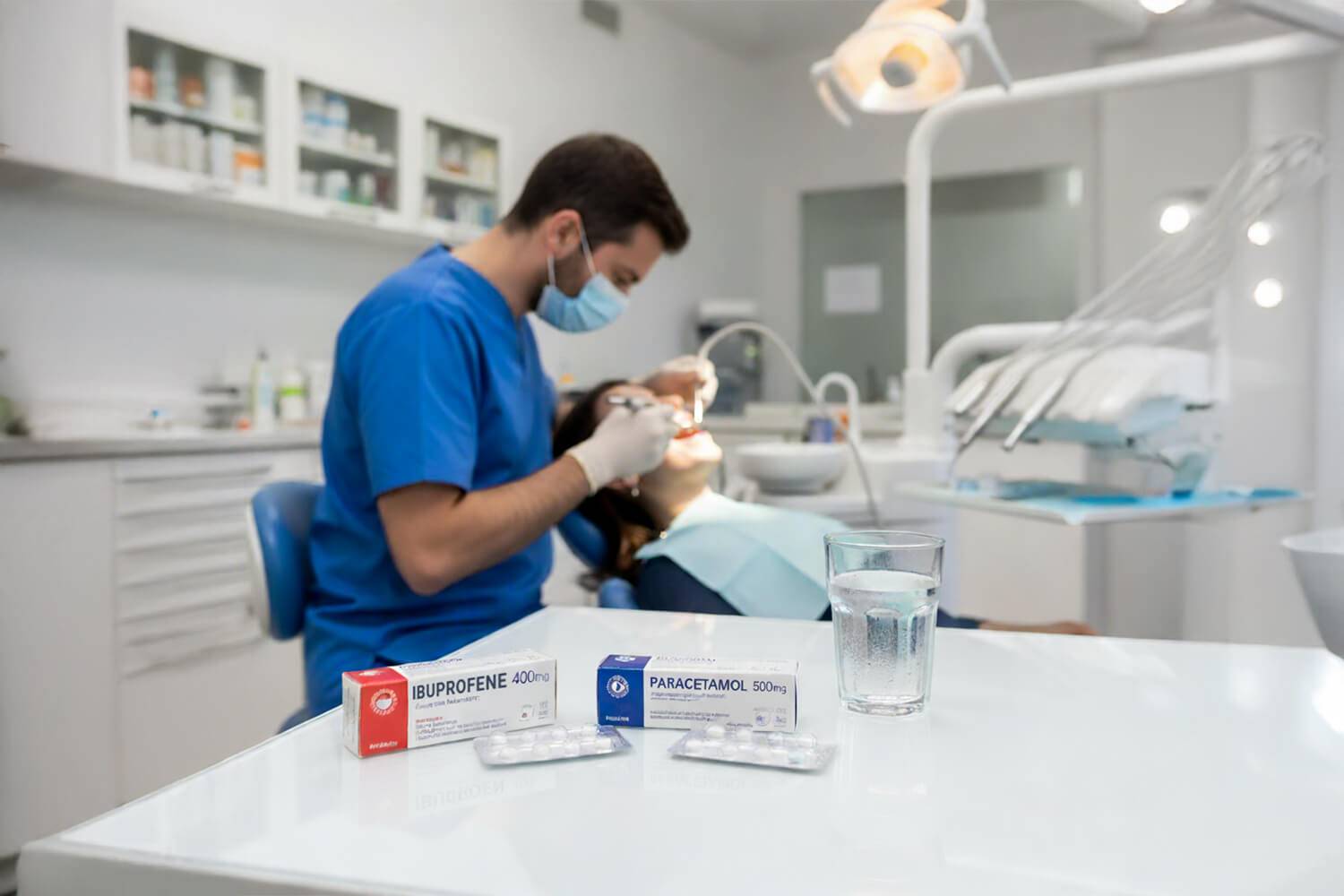 Extraction dentaire : efficacité supérieure de l’ibuprofène + paracétamol par rapport aux opioïdes.