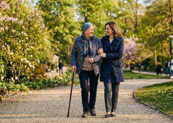 Het belang van geriatrische evaluatie en levenskwaliteit bij therapeutische keuzes voor oudere patiënten met gevorderde kanker.