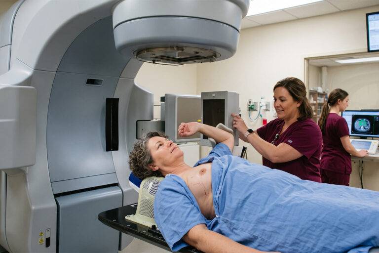 Oncologie en radiotherapie: klinische studie over het gebruik van iSBRT om ER+/HER2- borstkanker gevoelig te maken voor immuuntherapie.