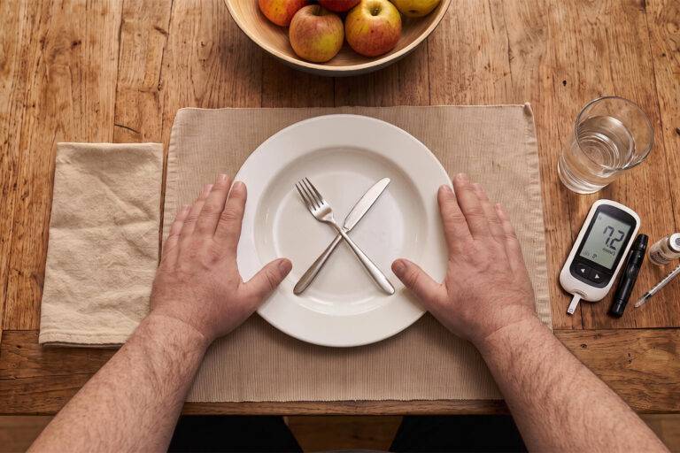 Endocrinologie en voeding: weergave van de glykemische respons, HbA1c-spiegels en de opvolging van intermitterend vasten bij type 1 diabetes.